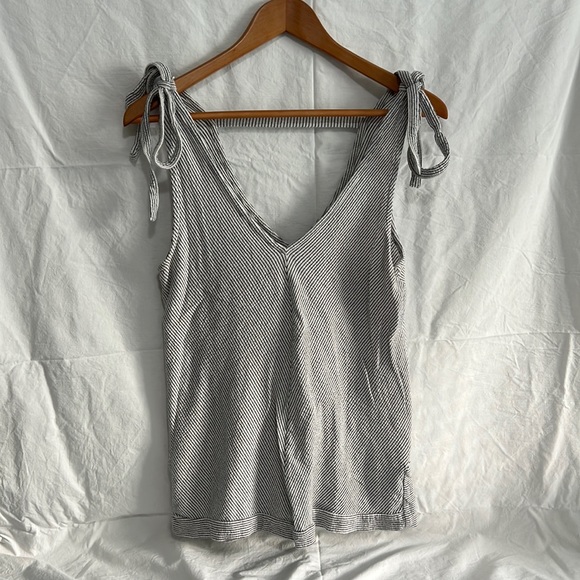 Lucky brand tank top - Picture 1 of 5